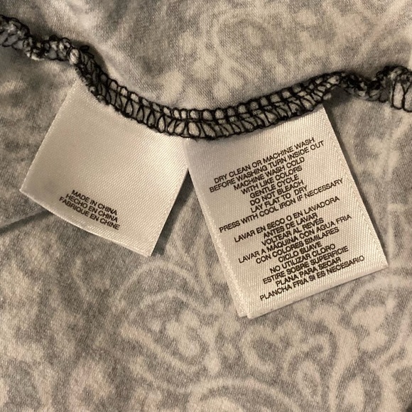 Pappagallo Paisley Top | Size M | Black and White | Stretchy | 3/4 Sleeve - Picture 5 of 7